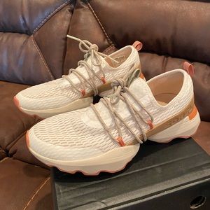 Sorel Kinetic Impact Lace tennis shoes